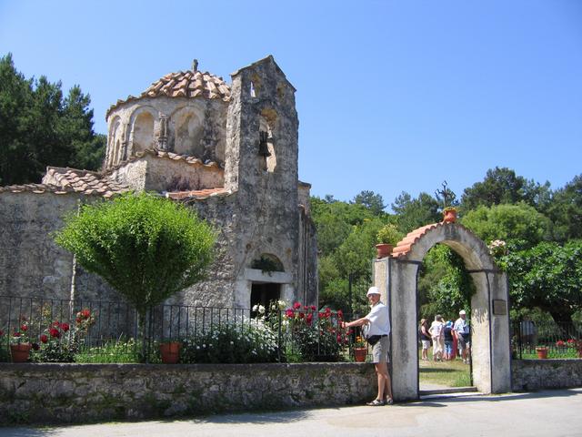 Wnętrze wyspy - kościół Św. Mikołaja od Orzechów Laskowych 3