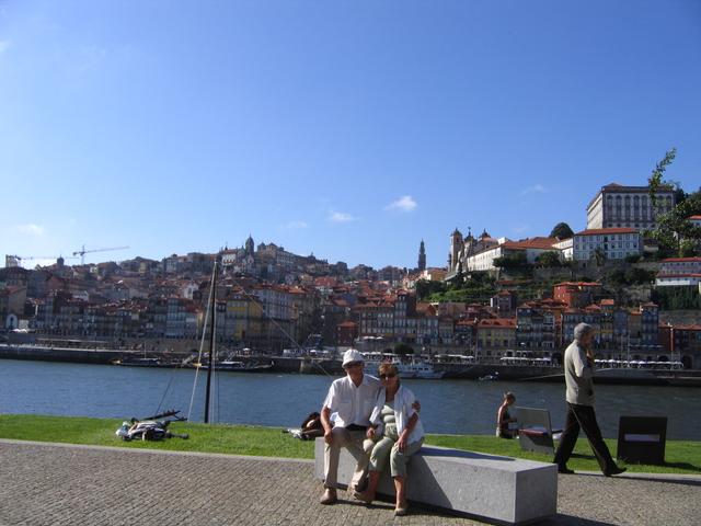 Porto - widok na miasto z lewego brzegu rzeki