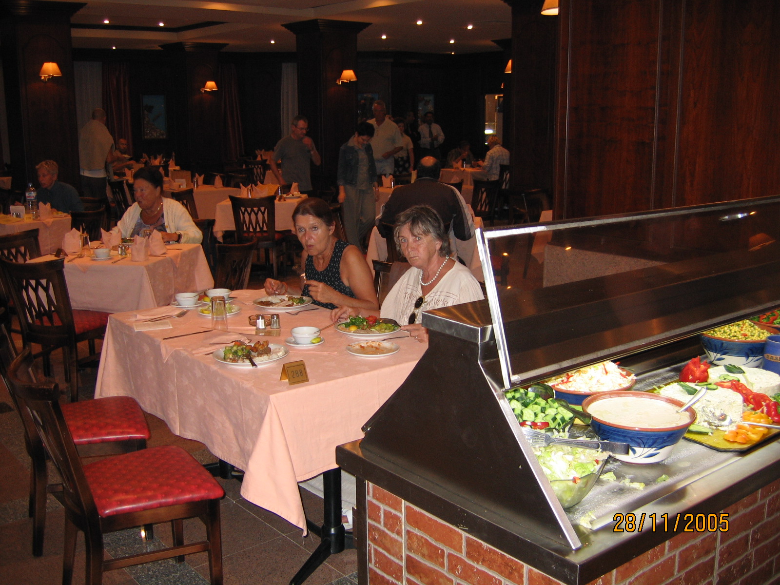 W jadalni (przy bufecie)