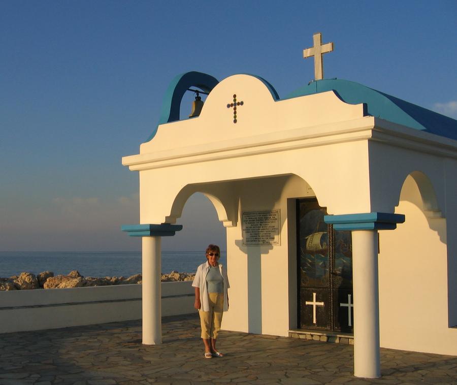 Faliraki - kaplica na przystani