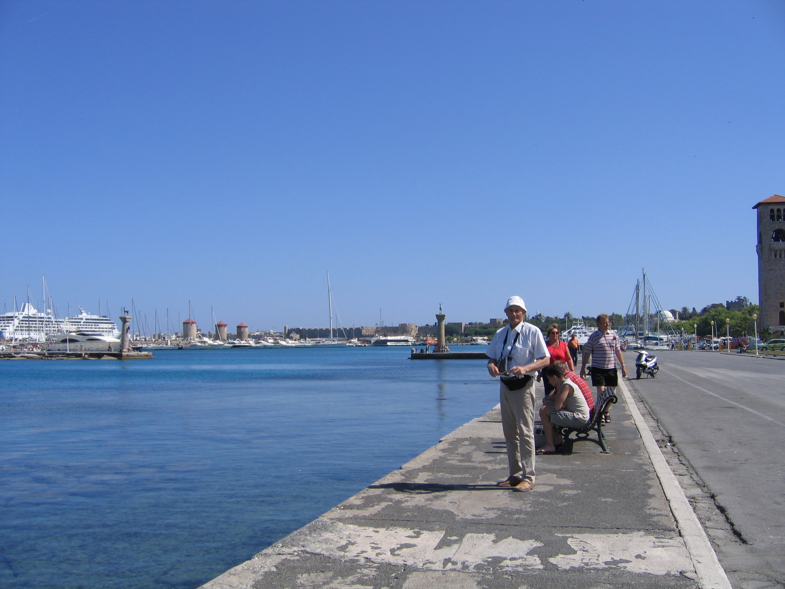 Rodos - wejscie do portu Mandraki