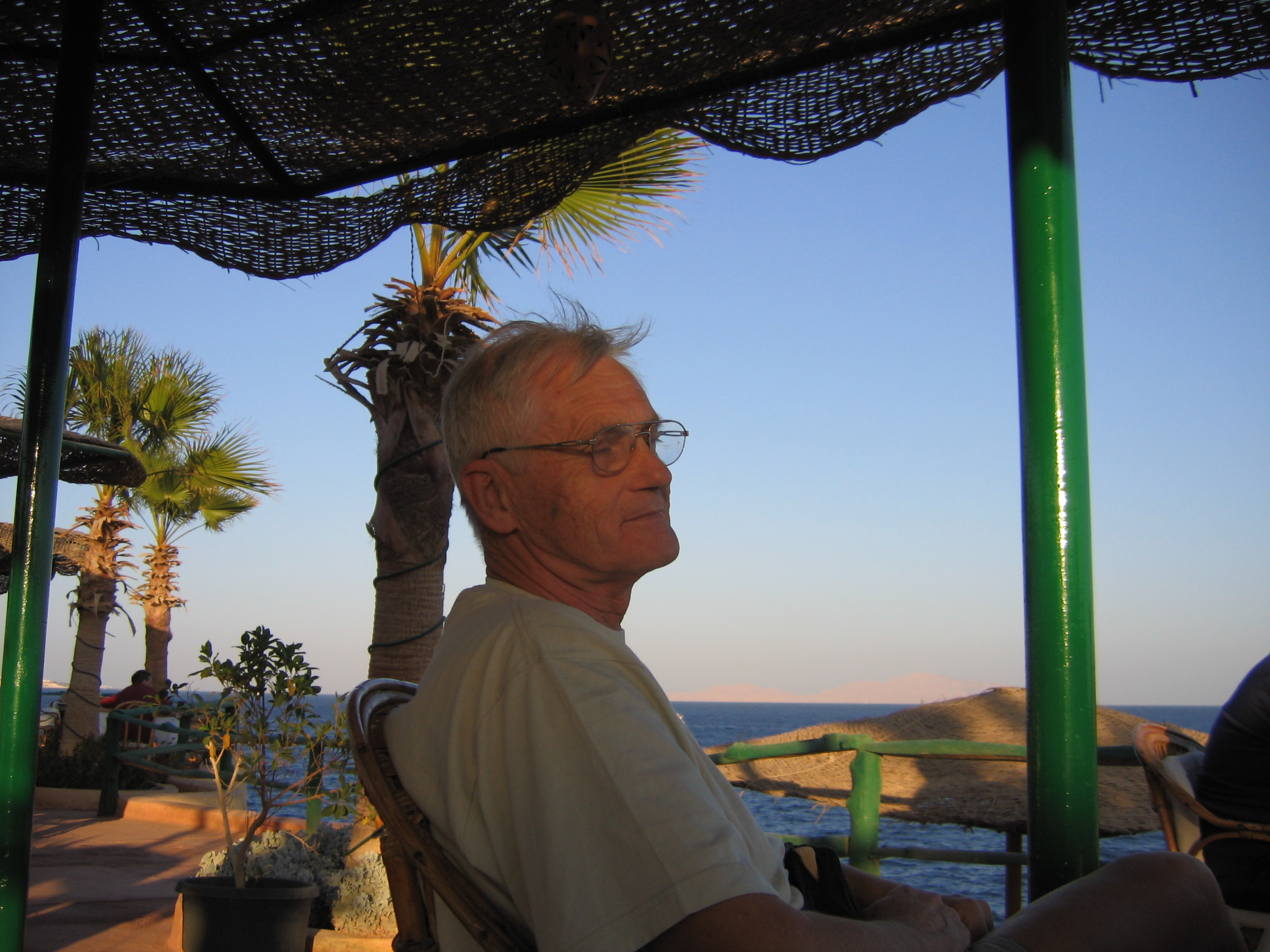 Plaża publiczna - przy stoliku kawiarni