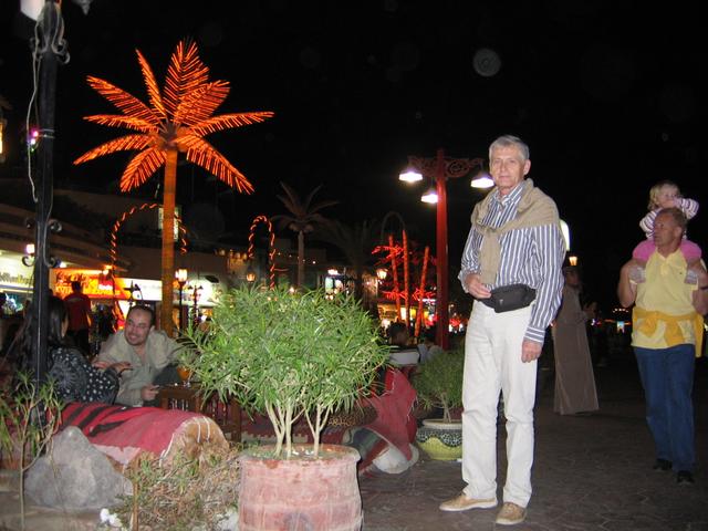 Naama Bay - uliczne kawiarnie 1