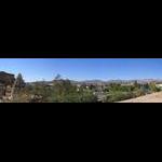 Hadaba - widok spod gołębnika (po lewej stronie). Prześwitujące za nim morze to nasza hotelowa plaża