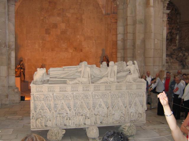 Alcobaca - grobowiec Pedra