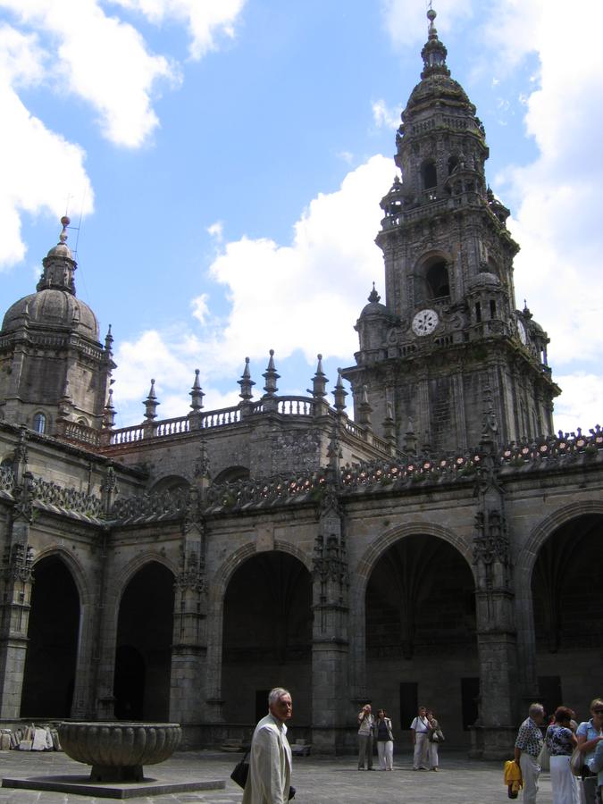 Santiago de Compostela - plac muzeum katedralnego - strona południowa