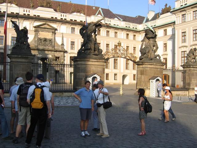 Hradczany - przed wejściem na Pierwszy Dziedziniec