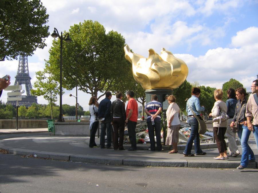 Pl. de lAlma i pamiatka smierci Księżnej Diany