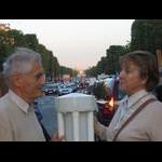 Avenue des Champs Elysees i karuzela w słońcu (na Pl. De la Concorde)