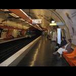 Oczekiwanie na powrotne metro