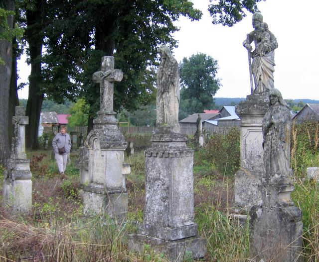 Dalsza część tego cmentarza