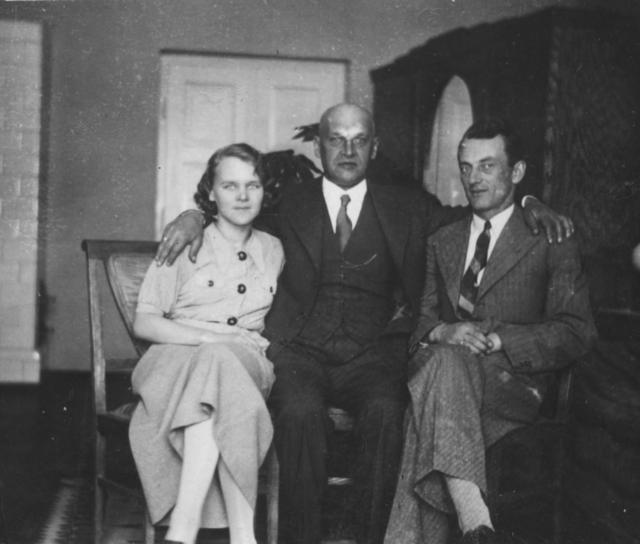 Dziadek Edward z córką Jadwigą i zięciem Zygmuntem Busko-Zdrój 1937 rok
